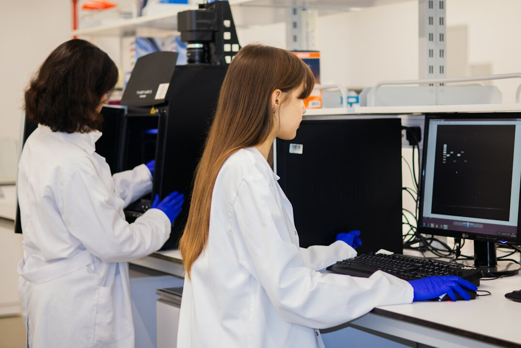 students in computer lab